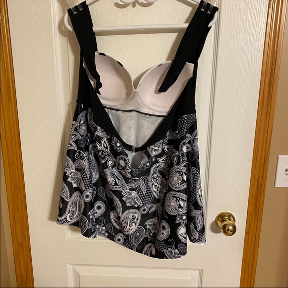 Black and White Bikini Top XXL - Picture 2 of 3